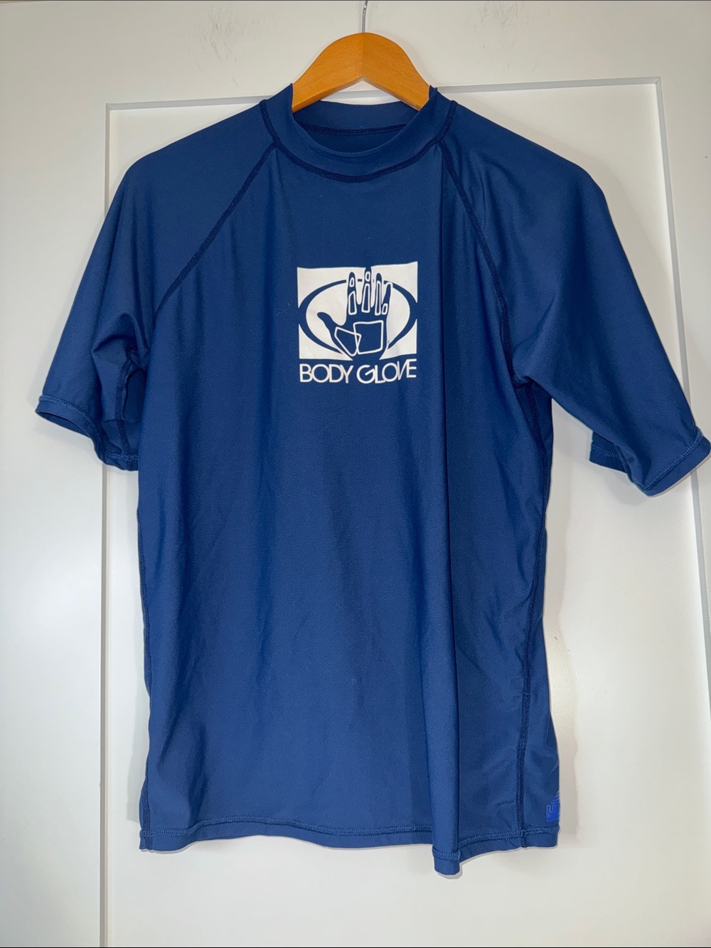 Body Glove Men’s Short Sleeve Rash Guard - Deep Blue with White Logo Sz est. Sm